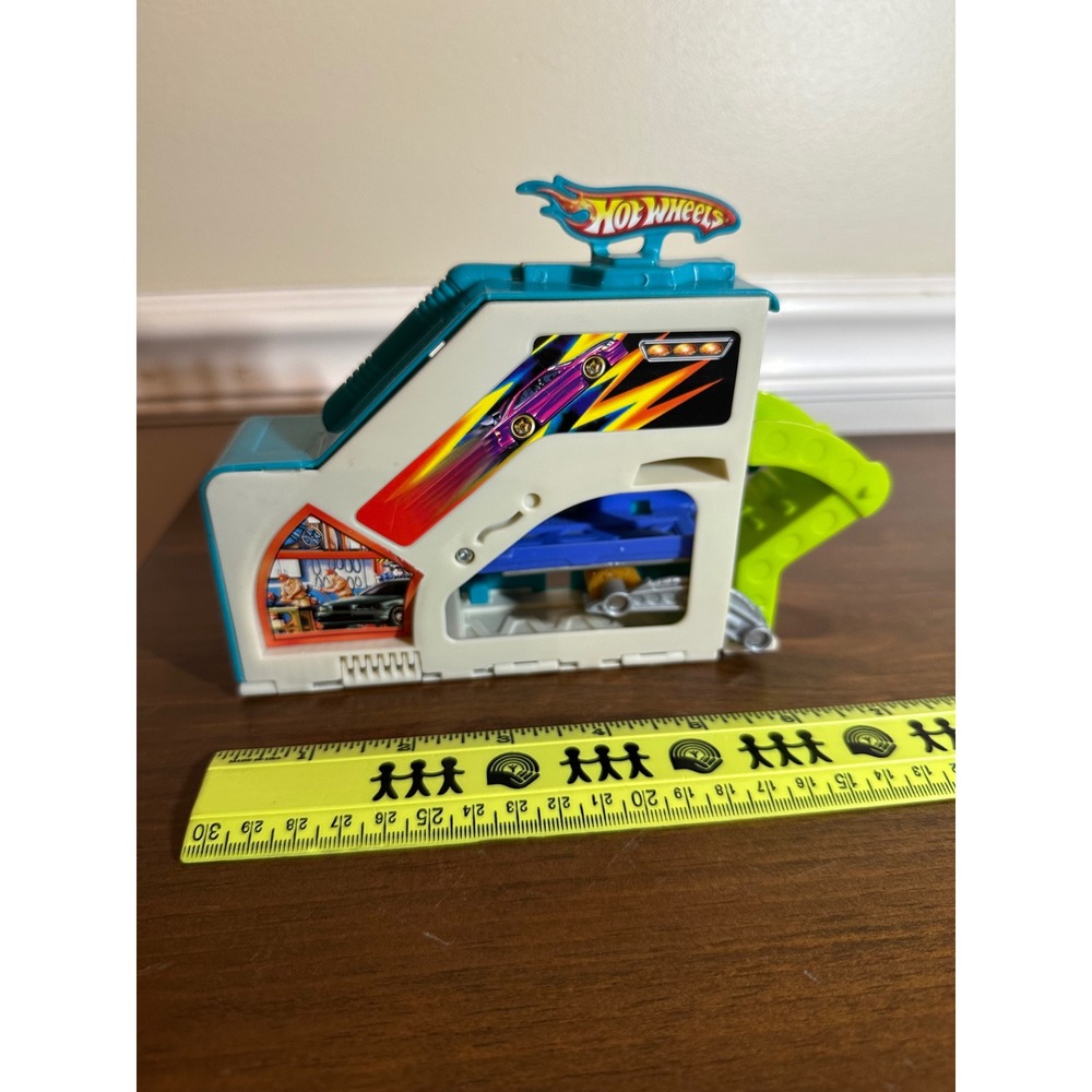 Vintage Hot Wheels Sto & Go Car Wash Playset Blue White Portable Fold Out Toy - Picture 7 of 8